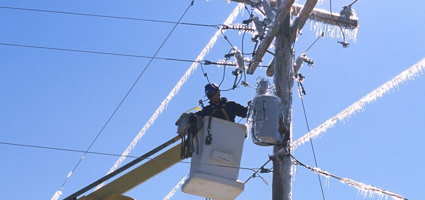 Ice storm leaves 60,000 without power in Tennessee