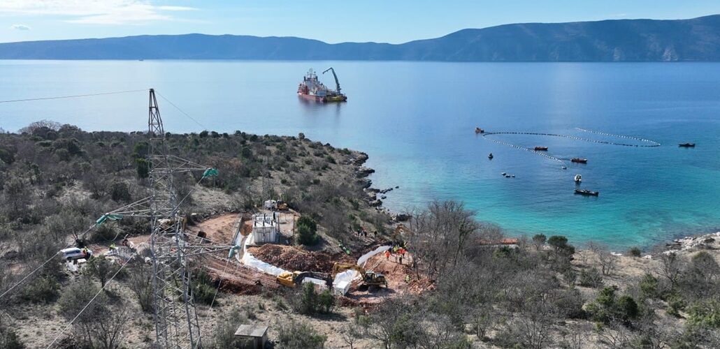 Dalekovod-Projekt connecting Croatian islands Dalekovod-Projekt connecting Croatian islands