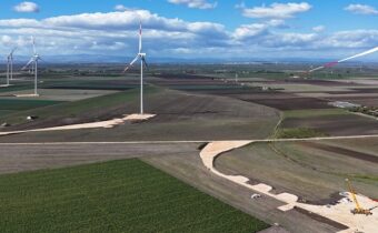 莱茵集团(RWE)在意大利委托风电场 RWE commissions wind farm in Italy