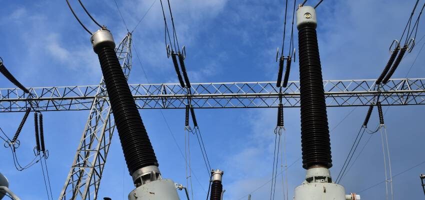 Retrofitting of a 420 kV draw-lead type bushing with a draw-rod type – Part II 112_Murty - Retrofitting of 420 kV bushing II