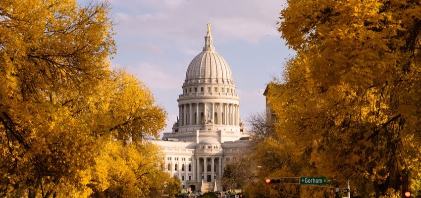 $492 M power line and a substation in Wisconsin approved
