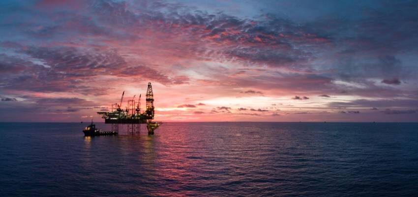 Failures in dry-type transformers for offshore applications
