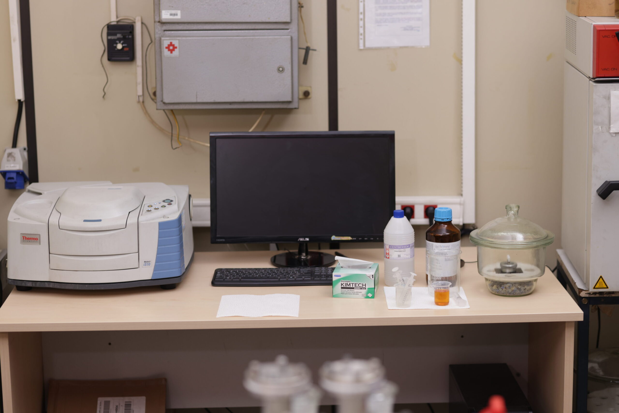 Insulating liquids test – lesson #7: Moisture, water, methods’ significance, and compatibility