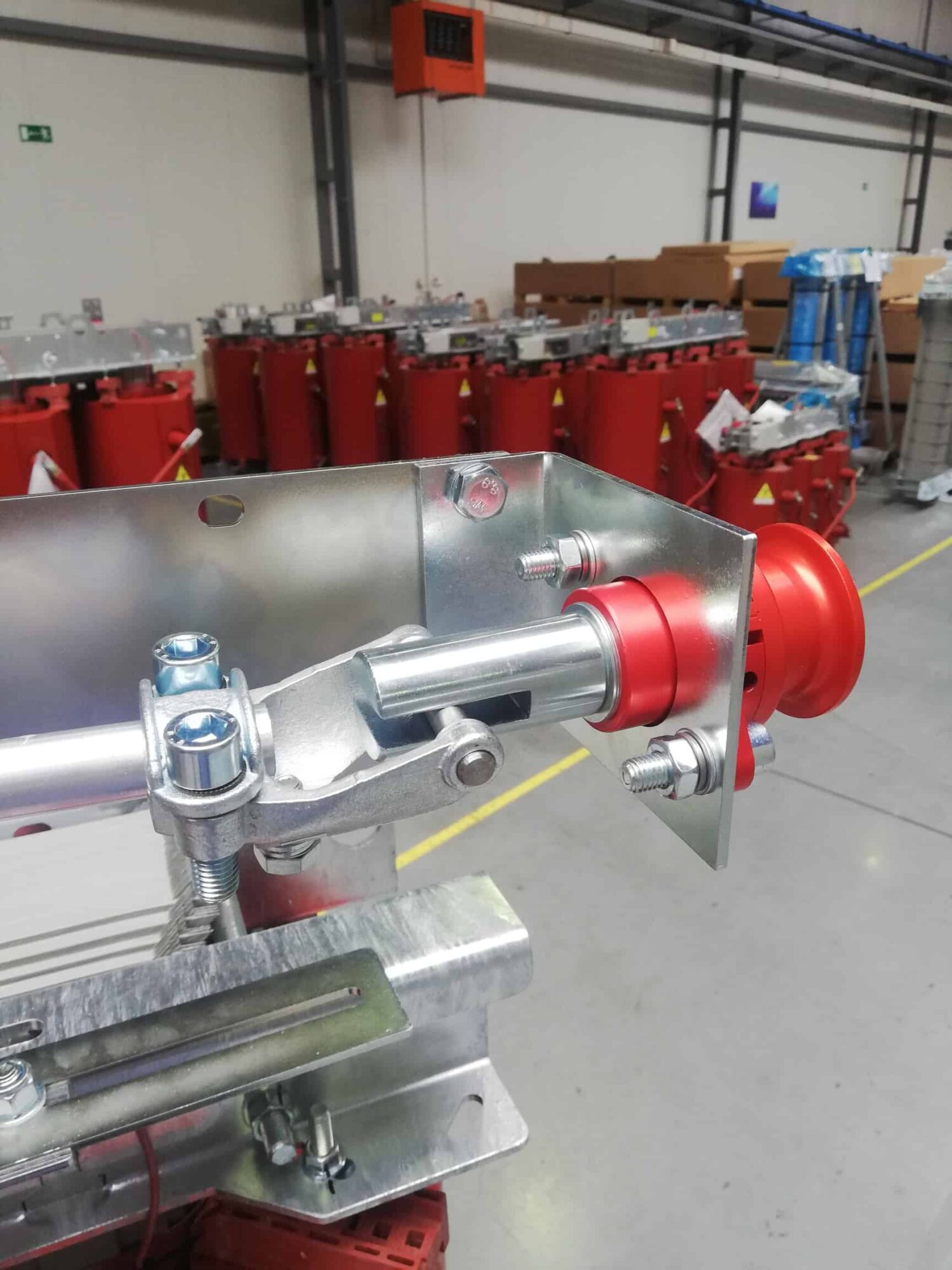 Dry-type transformer with assembled earthing switch Earthing switch