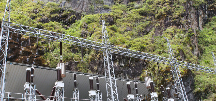 Ecuador to build new power transmission systems