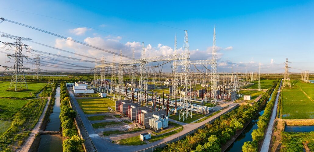 The role of moisture monitoring in power transformers: Boosting transformer longevity and efficiency Fiorenzo Stevanato and Andrea Tonin COMEM