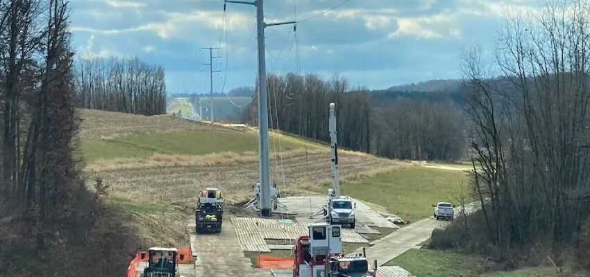 FirstEnergy upgrades transmission line in eastern Ohio FirstEnergy transmission line construction