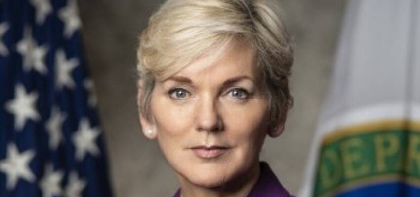 詹妮弗·格兰霍尔姆宣誓就任第16任能源部长 Granholm