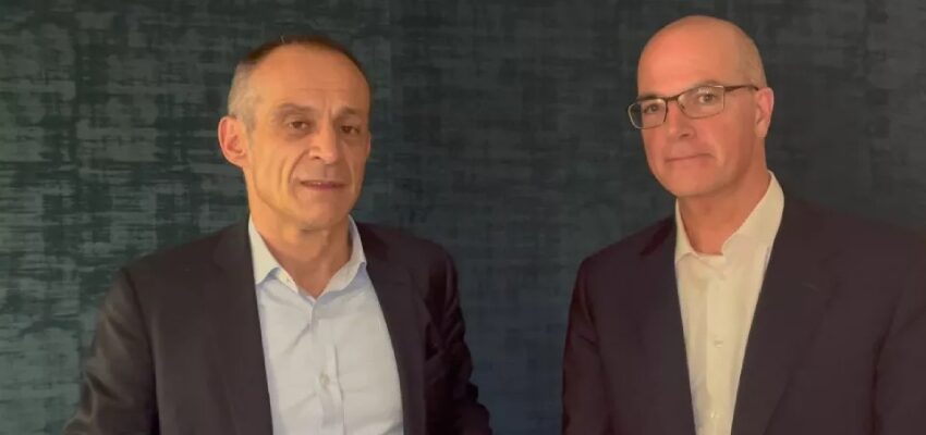 日立能源与施耐德电气合作加速能源转型 Hitachi Energy Schneider Electric CEOs