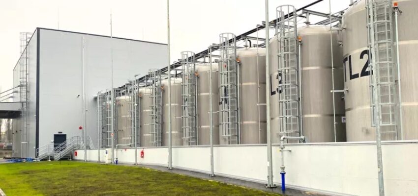 Faster insulation fluid treatment process to improve energy efficiency Hitachi Energy plant Lodz Poland