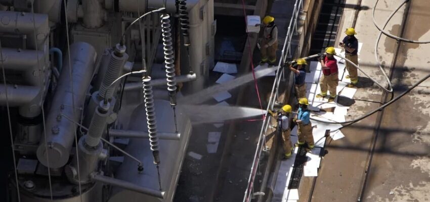 Transformer fire at the Hoover Dam quickly extinguished Hoover Dam fire