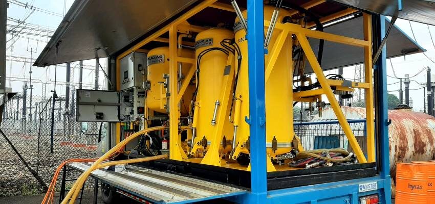 Online refurbishment of old transformers – selection focused on the percentage of relative water saturation in oil
