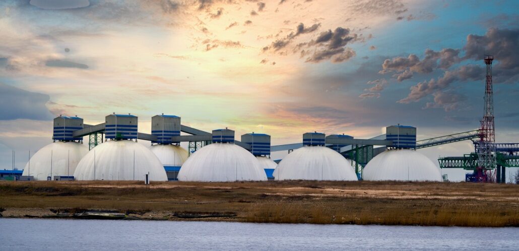 DET在威廉港启动新的液化天然气接收站 LNG_Shutterstock_1667280220