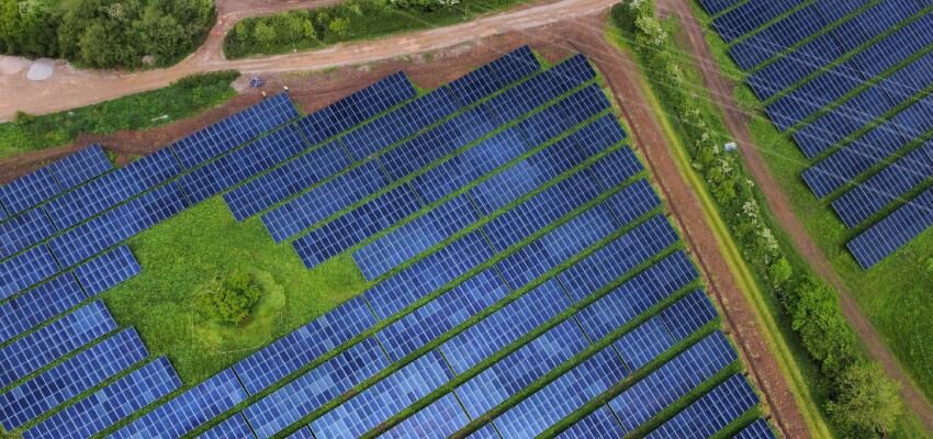 UK commissions its first transmission-connected solar farm Larks Green photovoltaic plant UK
