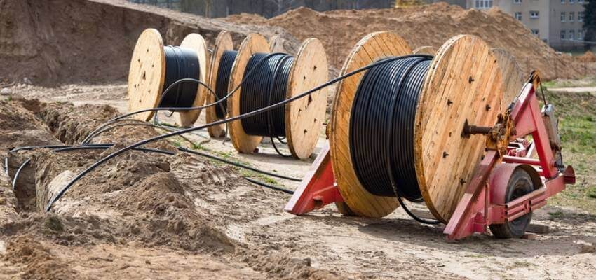 PG&E to underground power lines in fire-threat areas