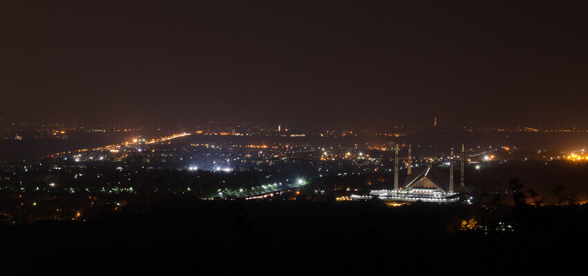 Massive power outage leaves Pakistan in the dark Pakistan
