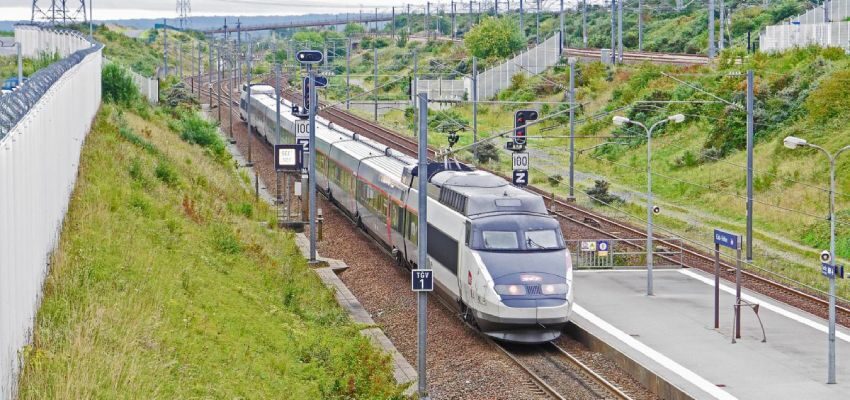 French rail operator to develop solar systems capable of operating at 9 kV SNCF Reseau rail operator
