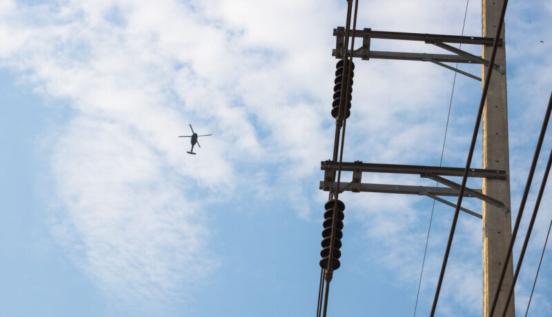 TenneT inspects high-voltage grid using a helicopter TenneT inspects high-voltage grid using helicopters