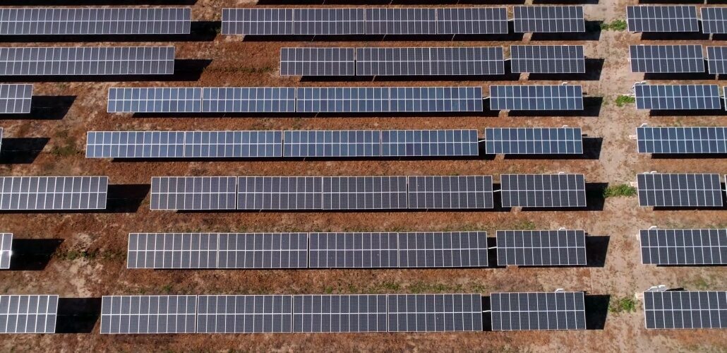 沙特公司为太阳能项目获得资金 Saudi companies secure funding for solar projects