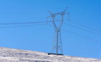 Transmission line begins operation in Xinjiang