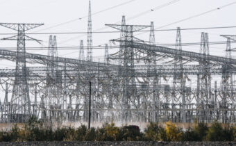China's high-altitude ultra-high voltage substation goes operational