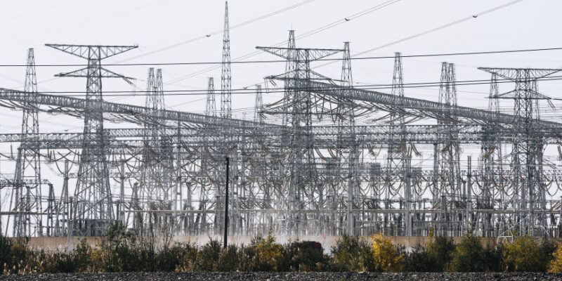 China’s high-altitude ultra-high voltage substation goes operational China's high-altitude ultra-high voltage substation goes operational