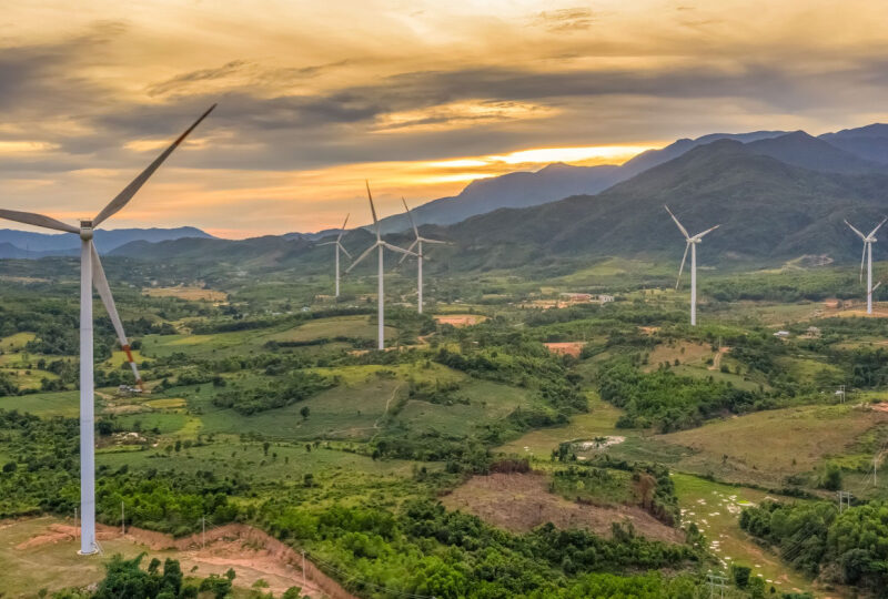 Laos installs turbine for its 1st wind power project Laos installs turbine for its 1st wind power project