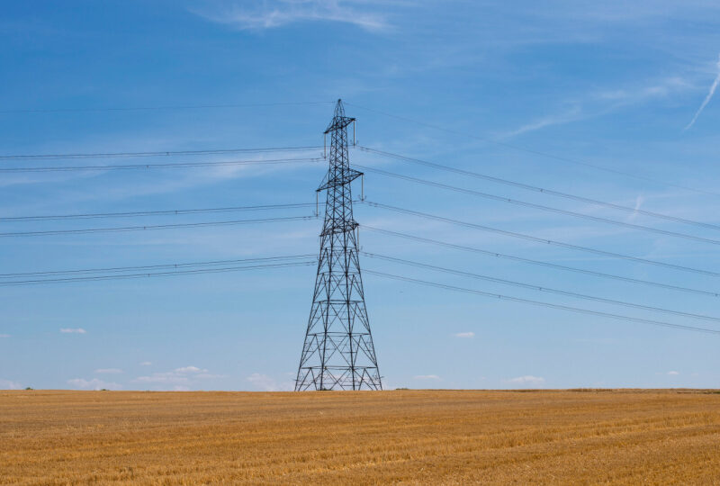 计划在格里姆斯比西部和诺福克之间架设 20亿英镑输电线路 £2 B power line planned between Grimsby West and Norfolk