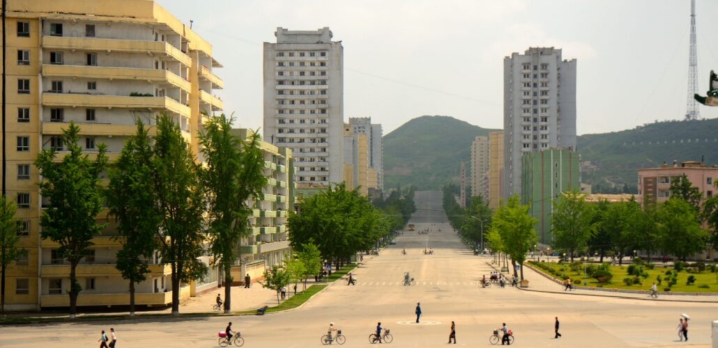 North Korea cuts South Korean-supplied power lines North Korea cuts South Korean-supplied power lines