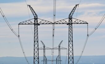ČEZ secures grid upgrade loan from EIB