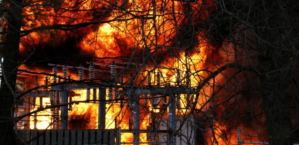 俄罗斯变电站遭无人机袭击 Russia substation attacked by drones