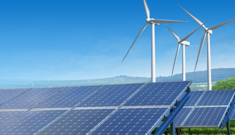 依波德罗拉在西班牙的第一个太阳能-风能混合项目 Iberdrola's first hybrid solar-wind project in Spain