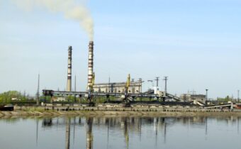Air strikes destroy major Kyiv power plant