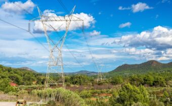 EIB and Iberdrola agree €700 M loan for grid expansion