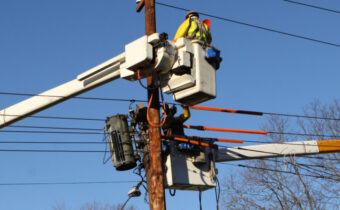 Hawaiian Electric continues Maui power restoration