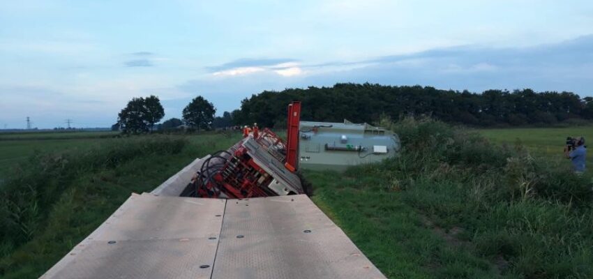 Transformer topples over in Friesland TenneT transformer