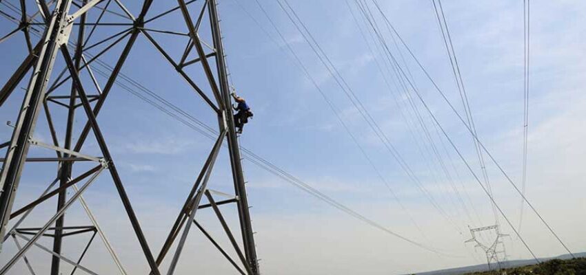 VINCI signs two major contracts for HV transmission lines VINCI HV transmission lines