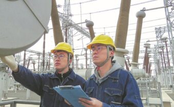 Xinjiang power project_Xinhua photo