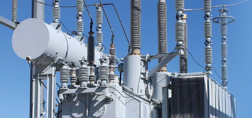 Transformer bushings and oil leaks