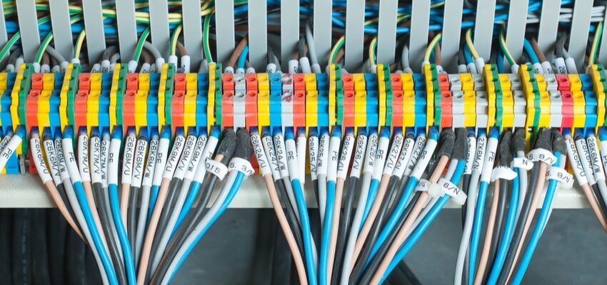 Florida Power and Light installs new device to reduce power outages