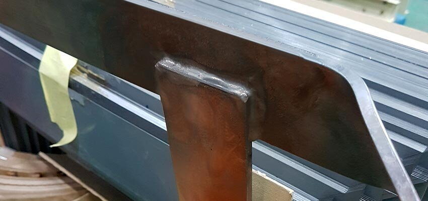 Hydrogen flame for brazing and CTC cleaning improvement