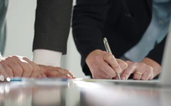 contract_Shutterstock_2307942551