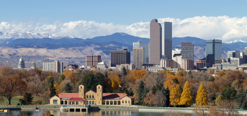 Xcel finishes 200 km new power line denver_shutterstock_123171955