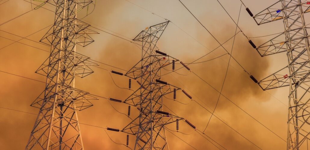 Transmission tower crash sparks fire in Kaukauna fire smoke_Shutterstock_2593096305