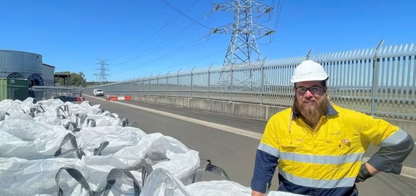 New technology for recycling old transmission lines launched old transmission lines recycling