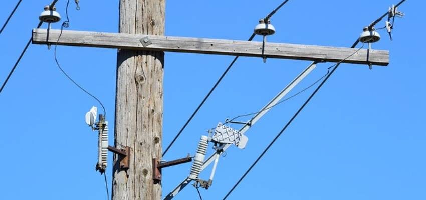 Grid modernization program at CPS Energy power line