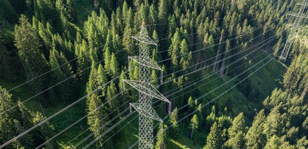 CABEI approves $165 M to upgrade Honduras’ grid power lines_Shutterstock_2512168581