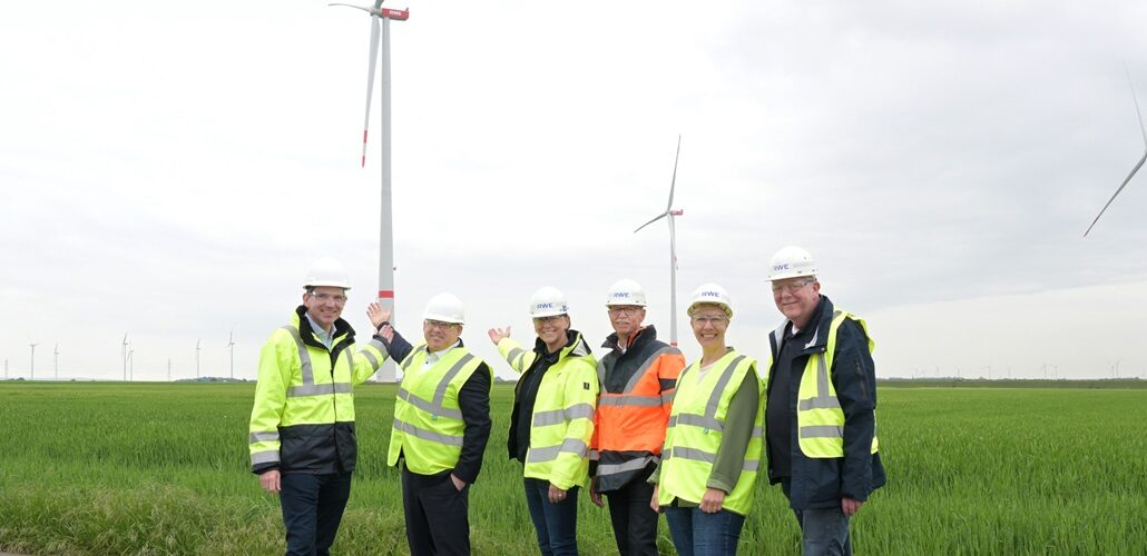 RWE opens rebuilt wind farm RWE opens rebuilt wind farm