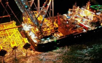 a heavy lift vessel
