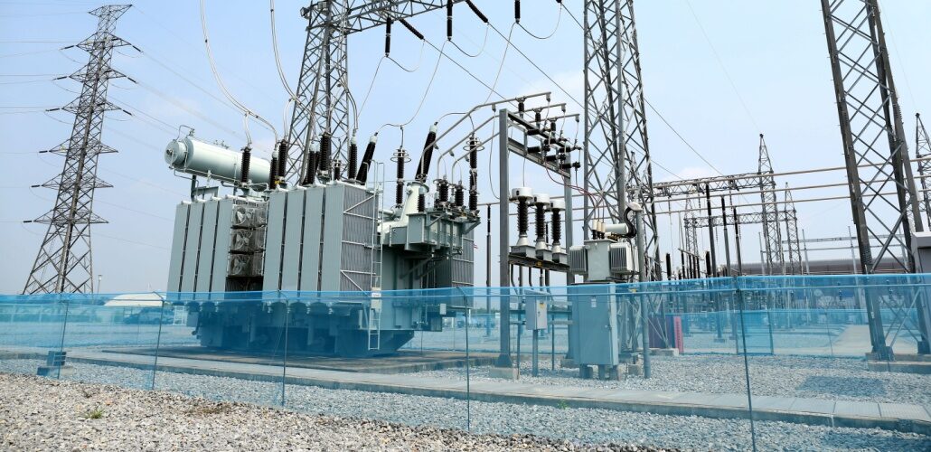 Al Qutainah 项目连接了六座变电站 substation_Shutterstock_1010996503